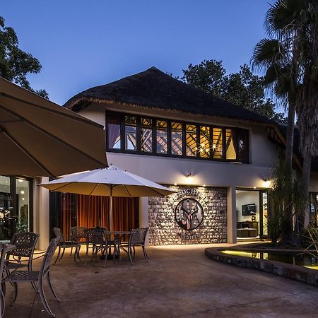 La Rochelle Lodge Okaukuejo Esterno foto