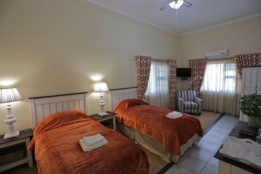 La Rochelle Lodge Okaukuejo Esterno foto