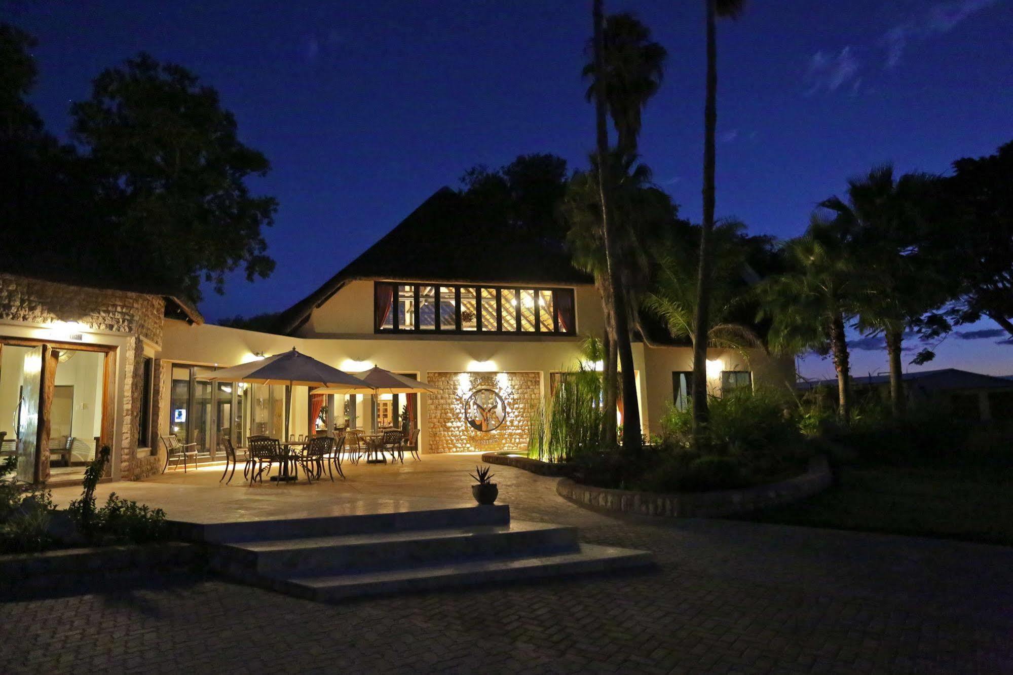 La Rochelle Lodge Okaukuejo Esterno foto