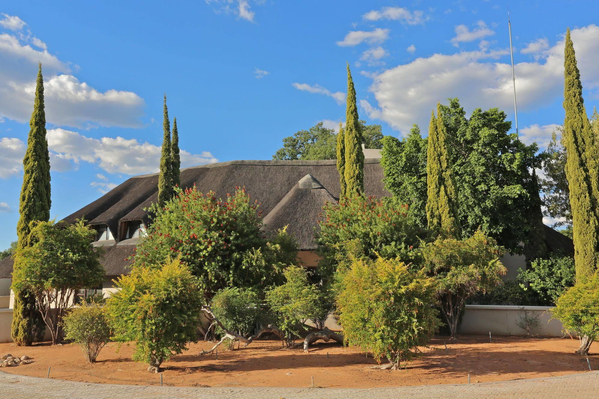 La Rochelle Lodge Okaukuejo Esterno foto