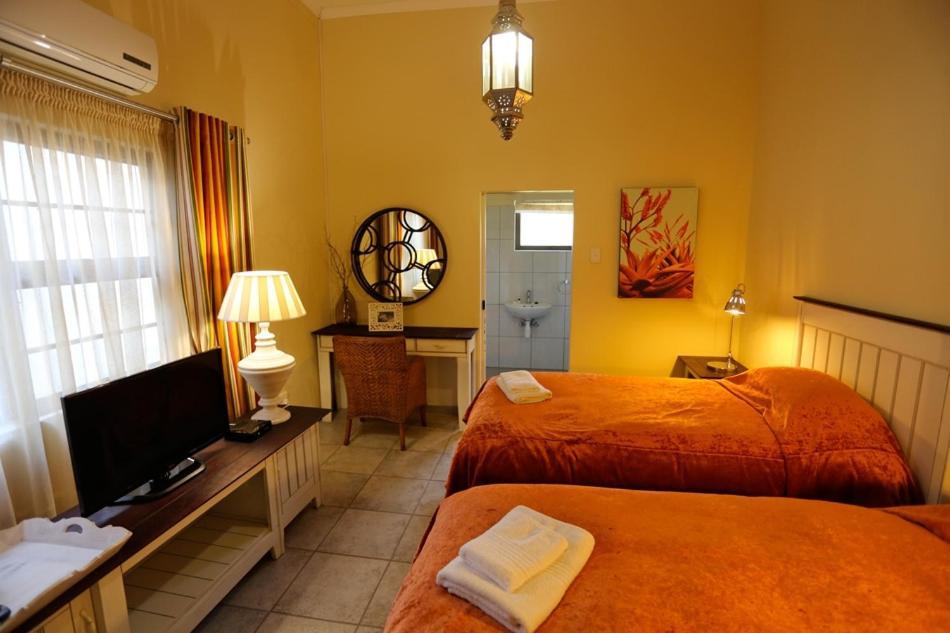 La Rochelle Lodge Okaukuejo Esterno foto